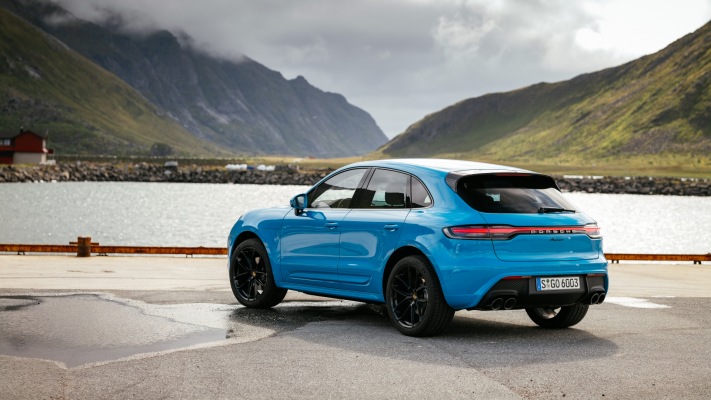 Porsche Macan 2022. Desktop wallpaper