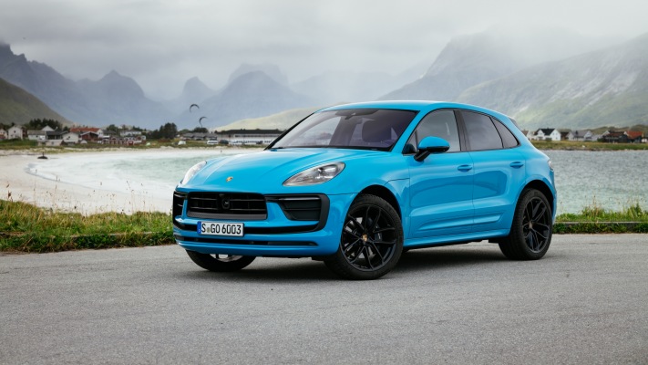 Porsche Macan 2022. Desktop wallpaper