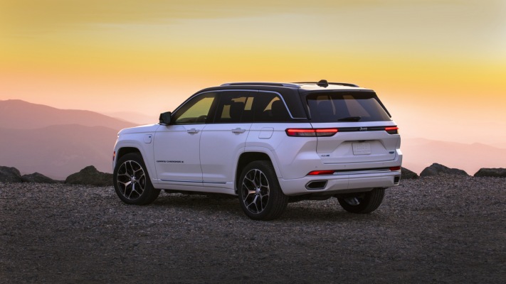 Jeep Grand Cherokee Summit Reserve 2022. Desktop wallpaper