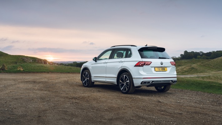 Volkswagen Tiguan R-Line eHybrid UK Version 2021. Desktop wallpaper