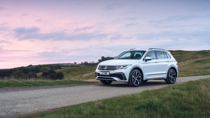 Volkswagen Tiguan R-Line eHybrid UK Version 2021. Desktop wallpaper