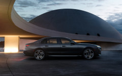 Desktop image. BMW 760i xDrive 2023. ID:147580