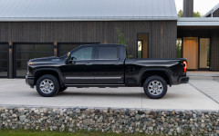 Desktop image. Chevrolet Silverado 2500 HD High Country 2024. ID:150612