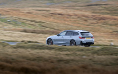 Desktop image. BMW 330e xDrive Touring UK Version 2023. ID:151483