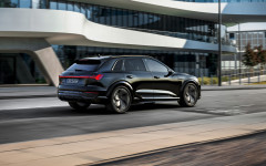 Desktop wallpaper. Audi SQ8 e-tron quattro 2024. ID:151545