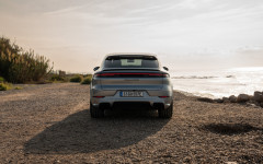 Desktop image. Porsche Cayenne Turbo E-Hybrid Coupe 2024. ID:157575