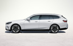 Desktop image. BMW 530e Touring 2025. ID:158722