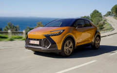 Desktop image. Toyota C-HR PHEV 2024. ID:159106