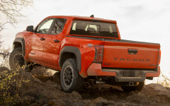 Desktop image. Toyota Tacoma i-Force Max TRD Off-Road 2024. ID:160179