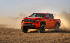 Desktop image. Toyota Tacoma i-Force Max TRD Off-Road 2024. ID:160182