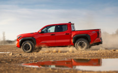 Desktop image. Toyota Tacoma i-Force Max TRD Off-Road 2024. ID:160183