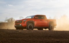 Desktop image. Toyota Tacoma i-Force Max TRD Off-Road 2024. ID:160184