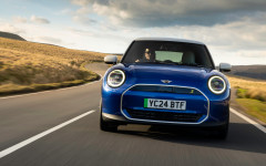 Desktop wallpaper. MINI Cooper SE UK Version 2024. ID:160396