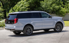 Desktop image. Ford Expedition Stealth 2025. ID:162108