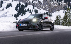 Desktop image. MINI John Cooper Works Genuine Accessories 2025. ID:163684