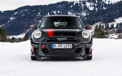 Desktop image. MINI John Cooper Works Genuine Accessories 2025. ID:163686