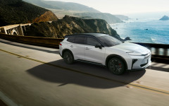 Desktop wallpaper. Toyota Crown Estate JP Version 2026. ID:164242