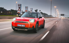 Desktop image. MINI Aceman SE ZA Version 2025. ID:164263