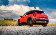 Desktop image. MINI Aceman SE ZA Version 2025. ID:164264