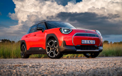 Desktop image. MINI Aceman SE ZA Version 2025. ID:164265