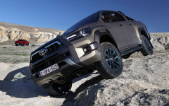 Desktop image. Toyota Hilux Hybrid 48V 2025. ID:164301