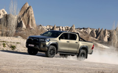 Desktop image. Toyota Hilux Hybrid 48V 2025. ID:164305