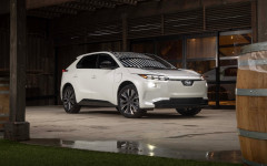 Desktop image. Subaru Solterra EV 2026. ID:164499