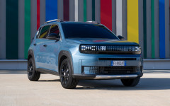 Desktop image. Fiat Grande Panda Hybrid Icon 2025. ID:165235