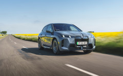 Desktop image. BMW iX xDrive60 UK Version 2025. ID:165286