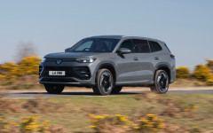 Desktop image. Volkswagen Tayron R-Line 1.5 TSI eHybrid UK Version 2025. ID:165392