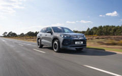 Desktop image. Volkswagen Tayron R-Line 1.5 TSI eHybrid UK Version 2025. ID:165393