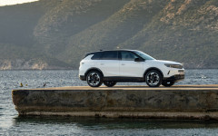 Desktop wallpaper. Opel Grandland Plug-in Hybrid 2025. ID:165436