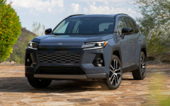 Desktop image. Toyota RAV4 HEV Limited USA Version 2026. ID:167376