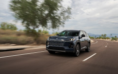 Desktop image. Toyota RAV4 HEV Limited USA Version 2026. ID:167378