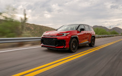 Desktop image. Toyota RAV4 PHEV GR Sport USA Version 2026. ID:167385