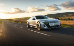 Desktop wallpaper. Audi e-tron GT quattro UK Version 2025. ID:167642