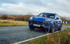 Desktop wallpaper. Porsche Cayenne Turbo E-Hybrid UK Version 2025. ID:167744