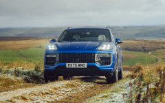 Desktop wallpaper. Porsche Cayenne Turbo E-Hybrid UK Version 2025. ID:167746