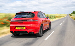 Desktop wallpaper. Porsche Cayenne GTS UK Version 2025. ID:167784