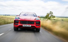 Desktop wallpaper. Porsche Cayenne GTS UK Version 2025. ID:167785