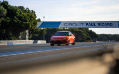 Desktop image. Genesis GV60 Magma 2026. ID:167885