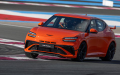 Desktop image. Genesis GV60 Magma 2026. ID:167886