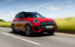Desktop image. Mini Countryman SE UK Version 2026. ID:168033