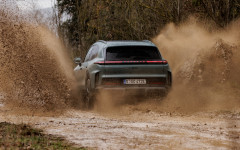 Desktop image. Porsche Cayenne Turbo Electric 2027. ID:168221