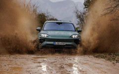 Desktop image. Porsche Cayenne Turbo Electric 2027. ID:168222