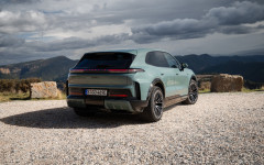 Desktop image. Porsche Cayenne Turbo Electric 2027. ID:168225