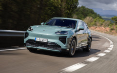 Desktop image. Porsche Cayenne Turbo Electric 2027. ID:168228