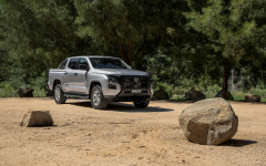 Desktop image. Nissan Navara ST AUS Version 2026. ID:168287