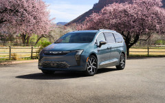 Desktop image. Chrysler Pacifica Pinnacle 2027. ID:168465