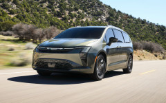 Desktop image. Chrysler Pacifica Limited AWD 2027. ID:168469